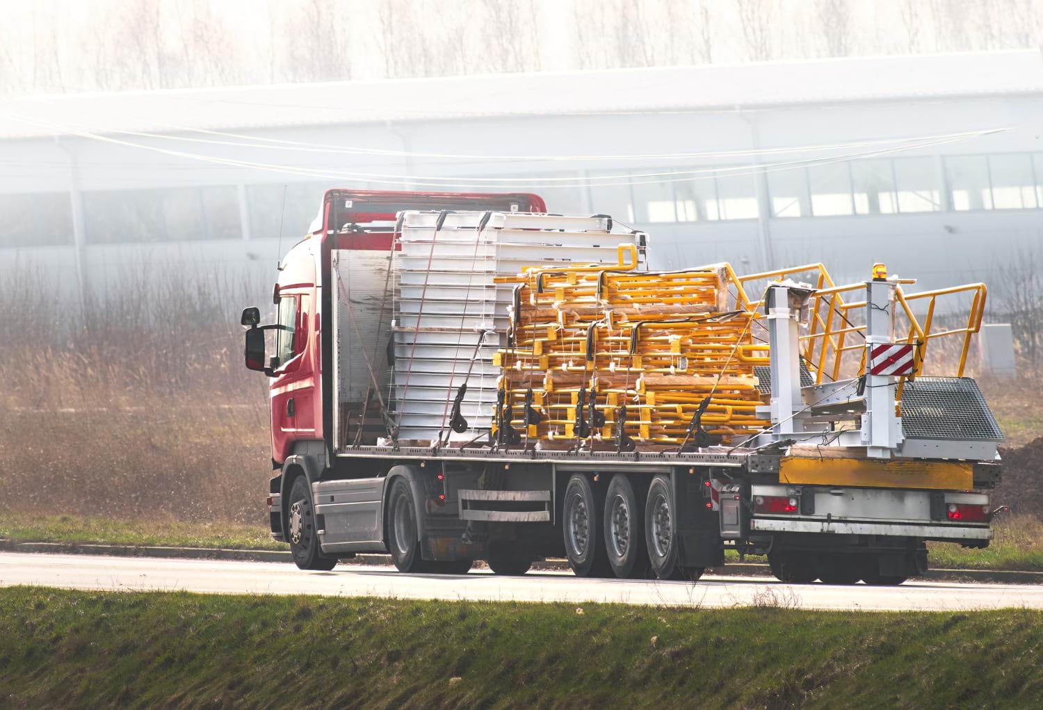 transport materiałów budowlanych